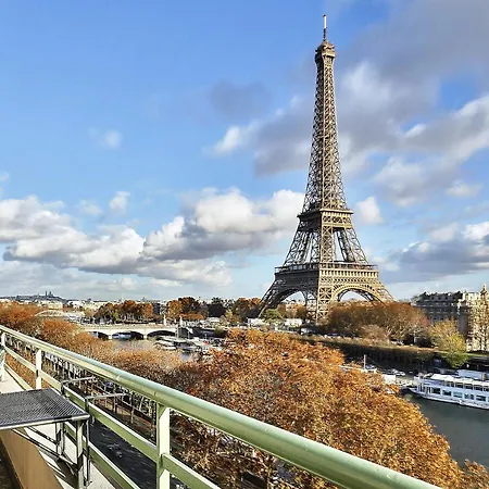 Trocadero - With View On The Eiffel Tower - 1618 Paříž